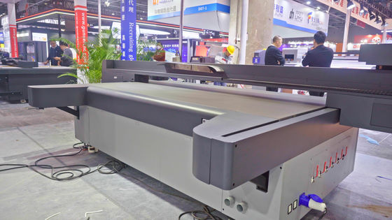 বিভিন্ন উপকরণের জন্য সুনির্দিষ্ট LED UV ফ্ল্যাটবেড প্রিন্টার